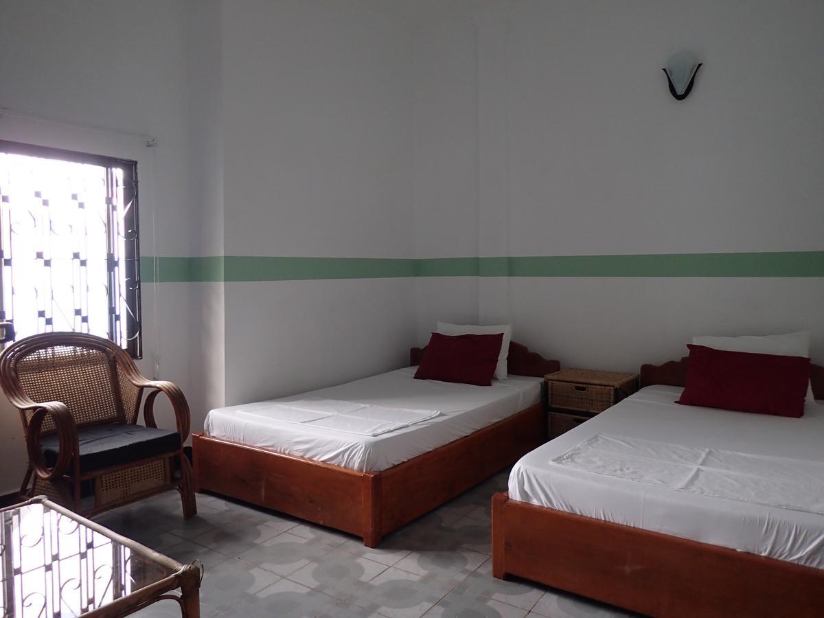 Lazy Gecko Guesthouse Phnom Penh Esterno foto